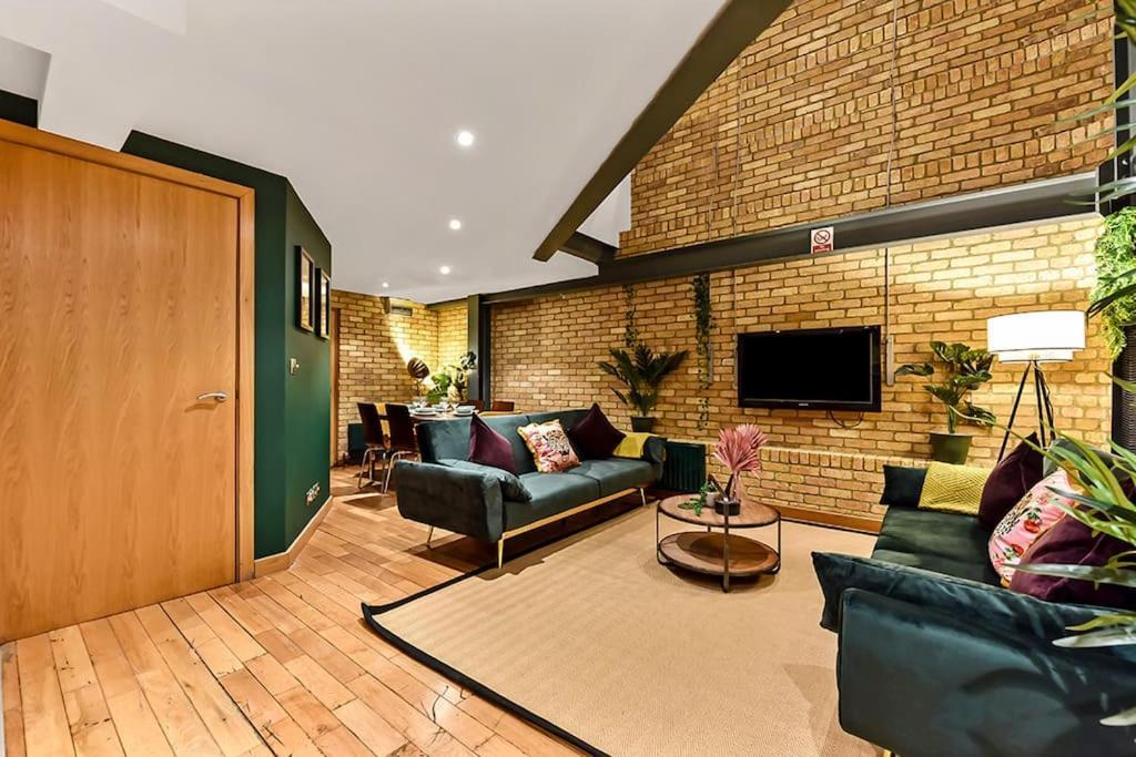 Spacious 2 Bed Urban Jungle Flat, Central London Exterior photo