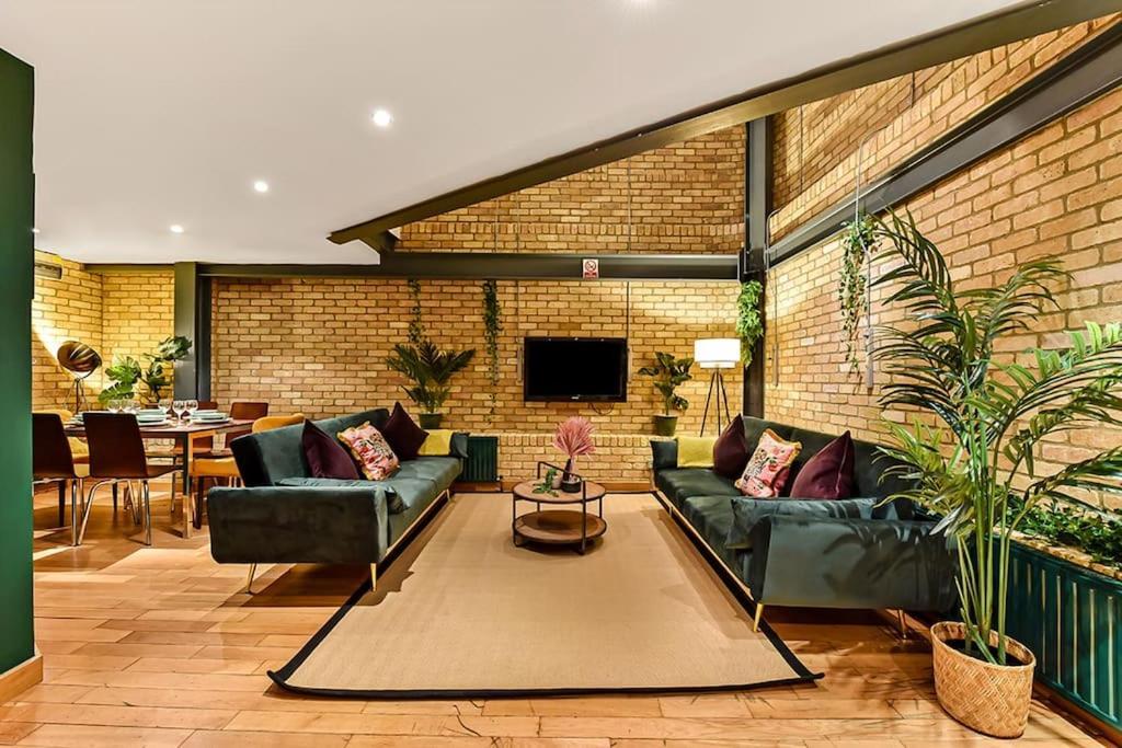 Spacious 2 Bed Urban Jungle Flat, Central London Exterior photo