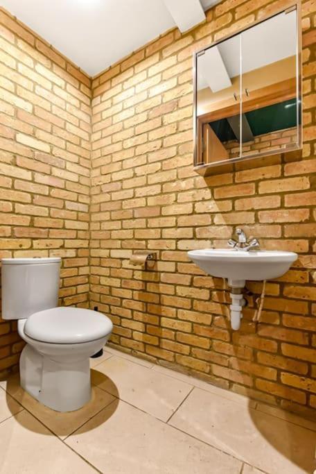 Spacious 2 Bed Urban Jungle Flat, Central London Exterior photo